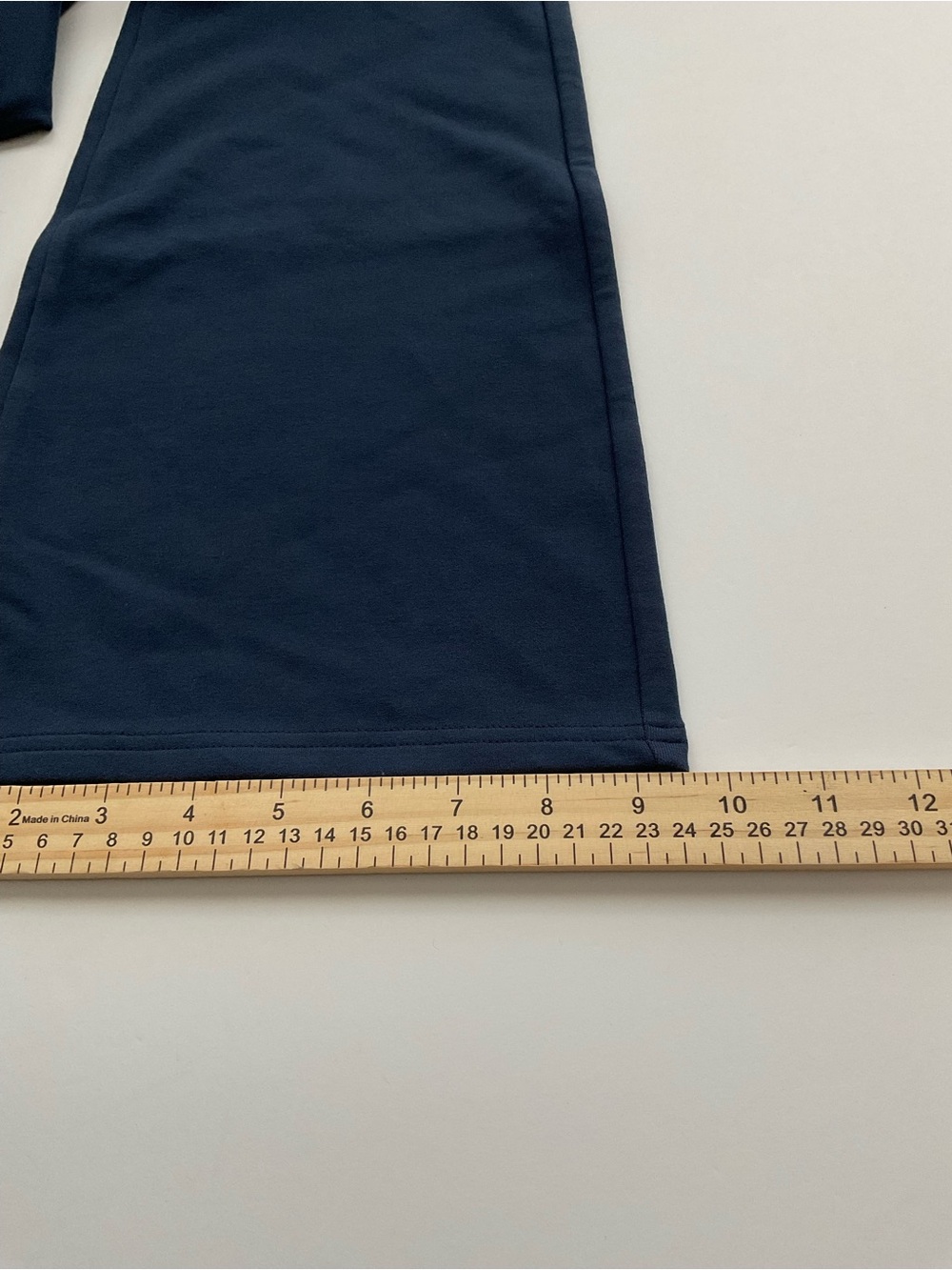 Alo Yoga Sway Boot Cut Sweatpant In Navy Size Small NWT - Picture 9 of 10
